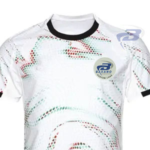 Camiseta de Fútbol Moderna con Estampado de Rayas, Transpirable, Ligera, de Secado Rápido, 100% Poliéster, Cuello en V, Personalizable para Equipos - Product Image 3
