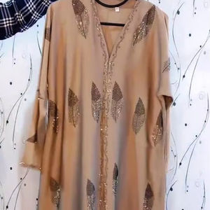 Vêtements traditionnels musulmans élégants et modestes pour femmes, style abaya premium, kaftan, robes formelles de Dubaï - Product Image 1