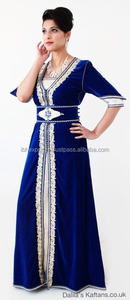 Caftán de dos piezas con material de terciopelo azul real en la parte superior y Bordado plateado y trabajo de encaje - Product Image 1