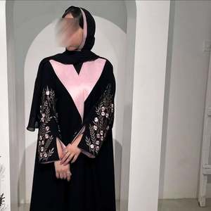 Robe Abaya musulmane de luxe de style Dubaï à manches longues, anti-rides, pour adultes, en tissu de soie premium fait main, ornée de cristaux, élégante et modeste - Product Image 1