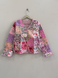 Veste matelassée en coton indien faite à la main, motif floral, manteau d'hiver rembourré - Product Image 1