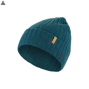 Gorro de Invierno Personalizado con Logotipo Bordado, Hecho en Pakistán, al por Mayor, Precio Económico, Diseño Sencillo, Alta Calidad, Unisex para Adultos - Product Image 3