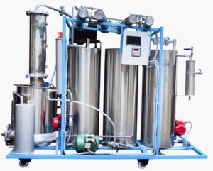 A 25 Lts ต่อ Hr ขนาดเล็กและอุปกรณ์เคลื่อนที่เปลี่ยนใช้น้ำมันเครื่องดีเซล Pyrolysis แปลงงบประมาณการผลิตสูง