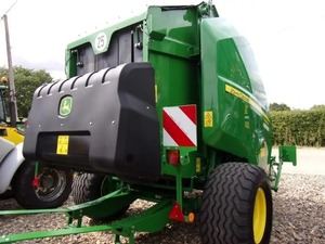 Nouveau modèle de tracteur de presse à balles rondes de ferme le plus vendu à bon prix Presse à balles rondes de foin de paille avec roue prête pour l'exportation - Product Image 5