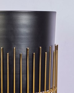 Gold and Black Metal <b>Planters</b> and Pot <b>Large</b> Enamel pots With Stand Wholesale Garden Supplies Garden Pots and Plant stand - Product Image 2