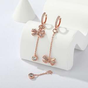 Pendientes colgantes de moda Jeulia Knot de plata de ley con diseño desigual - Product Image 6