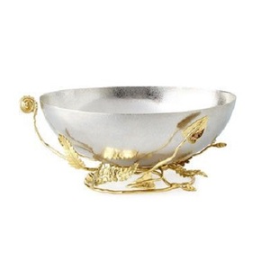 Bol de serveur de nourriture arrondi écologique au design moderne pour la décoration de table Bol en métal de qualité durable avec finition plaquée or - Product Image 2