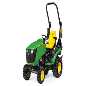Tracteur diesel compact John Deere 1025R 24,2 CV avec plateau de coupe Auto Connect, attelage rapide, chargeur frontal et pompe moteur - Product Image 5