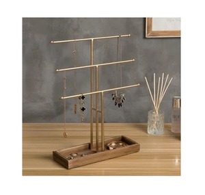 Porte-bijoux en métal de conception standard avec une structure simple et pratique pour organiser des colliers, des bagues et des boucles d'oreilles - Product Image 2