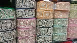 Cordones de trabajo de hilo bordado hechos a medida con opciones multicolores en bordado de lentejuelas en 3,5 pulgadas de ancho - Product Image 6