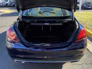 Mercedes-Benz C 300 4MATIC Sedán USADO COMO NUEVO - Product Image 3