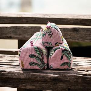 กระเป๋าเครื่องสำอางมีสไตล์พร้อมซิป กระเป๋าใส่เครื่องสำอางกันน้ำสำหรับเดินทาง ผลิตภัณฑ์ดูแลผิวและอุปกรณ์เสริม - Product Image 1