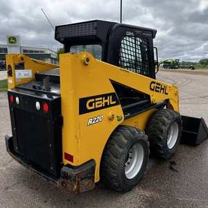 Chargeuse compacte haute performance GEHL R220 - Product Image 4