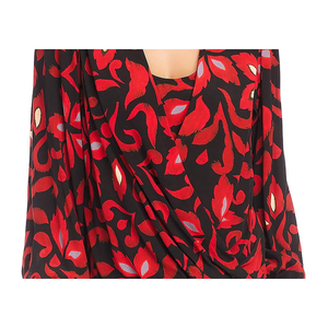 เสื้อครอสโอเวอร์สีแดงของแคร์น คาเน่พิมพ์ลายดอกไม้ ทำจากผ้าชีฟอง - Product Image 3