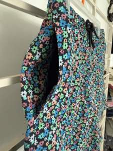 Pantalones cortos de baño de secado rápido con estampado personalizado para hombre, pantalones cortos de malla de estilo informal con estampado floral para uso en la playa - Product Image 5