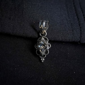 จี้อัญมณี CZ ทรงสี่เหลี่ยมขนมเปียกปูนสีเงิน925จำนวนมาก - Product Image 1