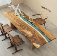 Table de salle à manger moderne OEM en bois de noyer massif et résine époxy, style rivière, océan ou île