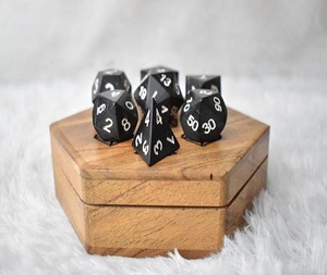 Dados cúbicos de cuerno de búfalo hechos a mano de alta calidad, dados de juego de cuerno de búfalo con diseño personalizado, tamaño y forma de dados de cuerno - Product Image 2