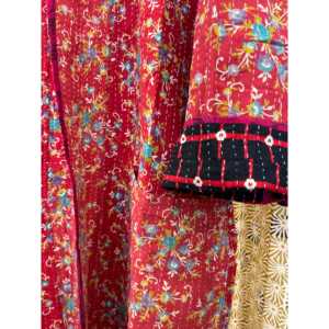 Chaqueta Kantha Floral Roja Vintage para Mujer, Estilo Universitario Reversible con Logotipo Personalizado, Blazer Corto Talla XL, para Primavera y Otoño - Product Image 4