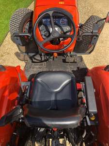 Tracteur compact Kubota MK5000 4RM, moteur diesel 4 cylindres - Product Image 5