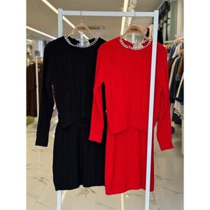 Conjunto Casual sin Espalda Vinca 9580-01 con Detalle de Cadena en Tejido de Punto para la Temporada de Otoño - Product Image 1