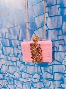 กระเป๋าคลัทช์ทำด้วยมือสุดหรูพร้อมผิวหินอ่อนอะคริลิคและเคสแข็งดีไซน์สำหรับงานปาร์ตี้งานแต่งงานและชุดราตรี - Product Image 6