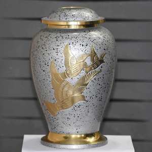 Urne funéraire pour animaux de compagnie en métal brun de grande taille pour les cendres, avec plusieurs empreintes de pattes, urne élégante pour souvenir - Product Image 6