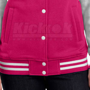 Chaqueta de Invierno Ligera y Transpirable con Detalles de Botones, Chaqueta Letterman de Nuevo Estilo Hecha a Medida para Mujer, Hecha en Pakistán - Product Image 4