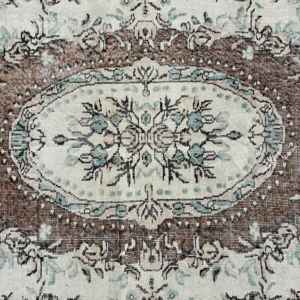 Alfombra Turca Vintage de 5.3x9.2 pies (161x280 cm), Alfombra a Cuadros Marrón y Blanca - Product Image 3