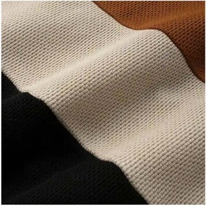 Camisetas ligeras hechas en fábrica para hombre hechas en Pakistán Ropa para hombre Precio barato Camiseta para hombre Servicio OEM y ODM Algodón Poliéster - Product Image 5