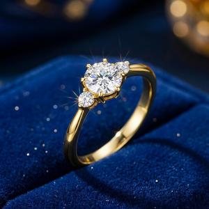 Anillo de Compromiso Moderno con Diamante Moissanita de Corte Brillante Redondo de 0.50 Quilates, VVS1, Plata 925, Anillo de Boda de Tres Piedras para Mujer - Product Image 4