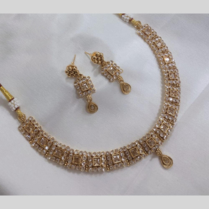 Lujoso juego de Collar chapado en oro con piedras de cristal de alta calidad, joyería llamativa de diseñador para una noche glamorosa - Product Image 3