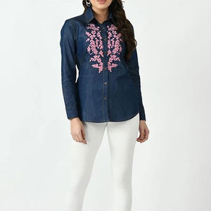 Camisetas de algodón orgánico para mujer, Camiseta de algodón de color personalizado liso, camisetas bordadas al por mayor personalizadas OEM - Product Image 5