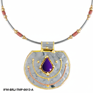 Collier artisanal en trois métaux avec pendentif en améthyste violette en forme de larme, collier en métal mixte, média mixte - Product Image 3