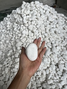 Adoquines de piedra de Río caídos blancos como la nieve pulidos de tamaño regular Guijarros redondos naturales de estilo de Diseño Industrial de Vietnam - Product Image 3