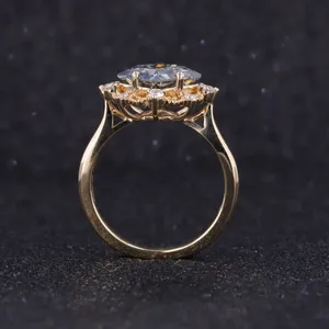 Anillo de compromiso vintage con moissanita gris corte princesa, oro amarillo de 10k/14k, plata, diseño floral en racimo, al por mayor - Product Image 5