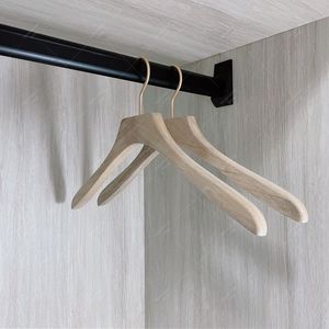 Cintre en bois de lotus à un seul niveau, fait main, de haute qualité, écologique, durable, avec pince et encoches, cintre pour costume - Product Image 5