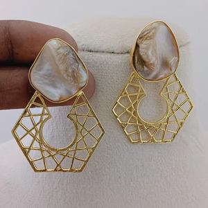 Jaalmoti Ensemble de boucles d'oreilles pendantes en laiton lourd moulé en métal Conception personnalisable Mignon motif de filet de perle Boucles d'oreilles à la mode en vrac - Product Image 1