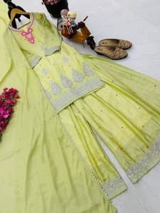 Nouveau pakistanais conçu Sharara & Dupatta pour les costumes de mariage pakistanais indiens, entièrement broderie travail lourd Chinnon soie - Product Image 5