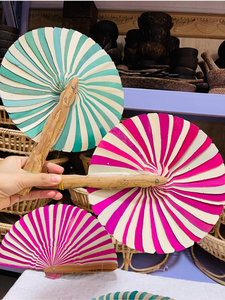 Abanico de Mano Natural - Abanico de Hoja de Palma |   Hecho a Mano por los Habitantes de la Aldea - Product Image 2