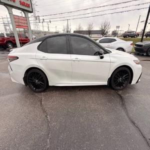 EXCELENTE ESTADO 2024 2022 Toyota Camry XSE - Product Image 2