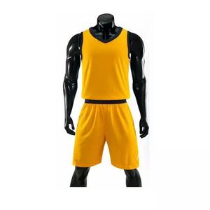 Ensembles d'uniformes de basketball pour hommes Tissu confortable et respirant Taille personnalisée Fabricant professionnel Taille plus incluse - Product Image 4