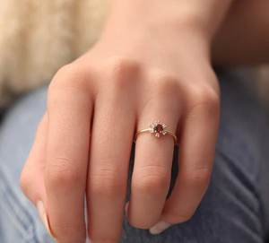 Bague en pierre de taille ronde en verre grenat rouge solide 925 en argent Sterling rempli d'or bande minimaliste femmes fille bagues de fiançailles de mariage - Product Image 3