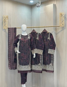 Collection formelle de luxe de Ssumaira Costumes Shalwar Kameez pakistanais et indiens sur tissu en mousseline de soie Vêtements de cérémonie - Product Image 3