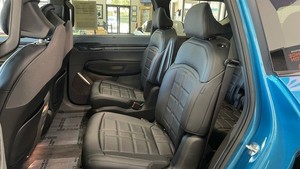 Magnifique K-I-A E-V-9 LAND - Achat Spécial Transmission Automatique Sièges en Cuir - Product Image 3