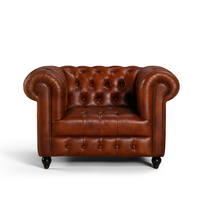 Canapé club Chesterfield capitonné en cuir véritable vintage |   Meubles de salon de style européen moderne du milieu du siècle, faits à la main