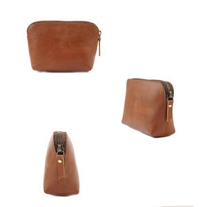 Bolsa de maquillaje, bolsa de cosméticos PU de cuero, bolsa de maquillaje de viaje portátil para mujer con cierre de cremallera en marrón - Product Image 1