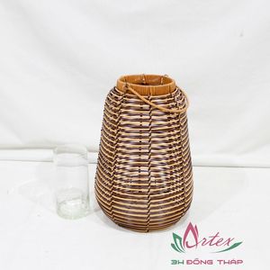 Portavelas de cristal con asa para decoración de jardinería del hogar tejido de ratán polivinílico vietnamita tradicional - Product Image 3