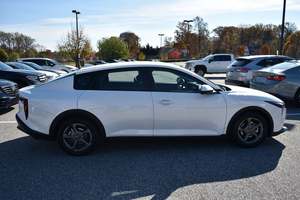 KIA K4 LXS FWD 2025 d'occasion, conduite à gauche/droite - Product Image 5