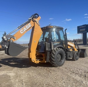 Chargeuse-pelleteuse CASE580SN 2024, mini-tracteur avec pelle arrière et chargeur frontal - Product Image 2